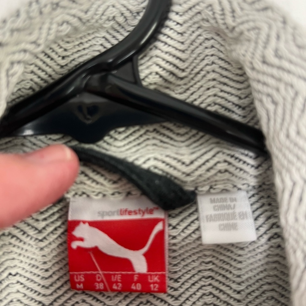 Gorgeous PUMA jacket! - Picture 4 of 7